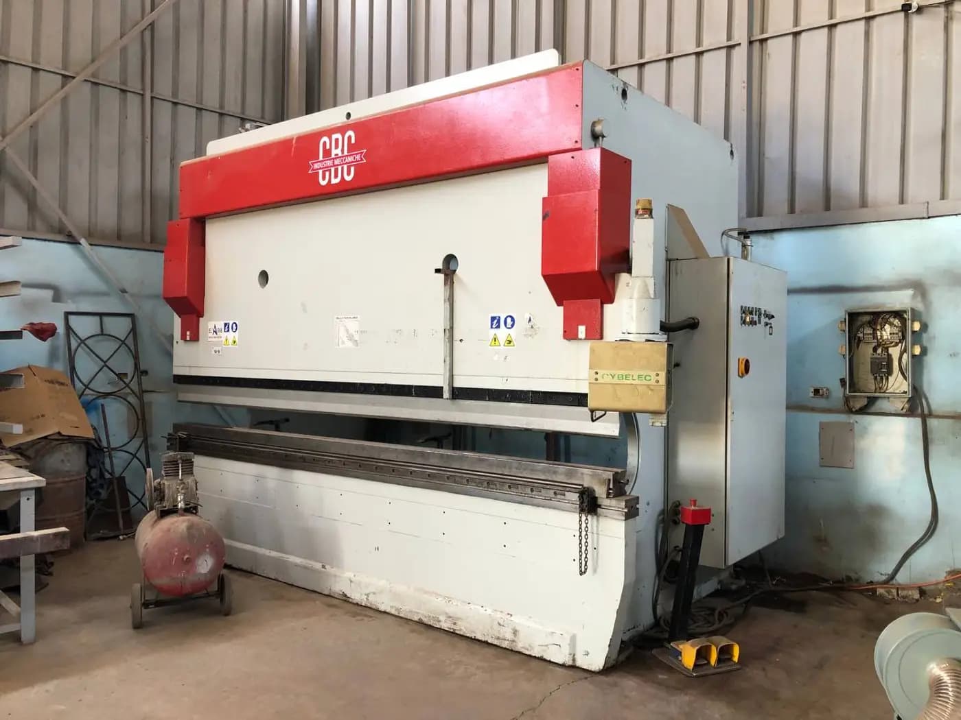 Iron bending machine (Tenaya)